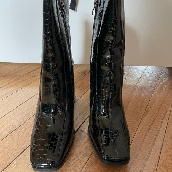 Black croc booties - Picture 2 of 3